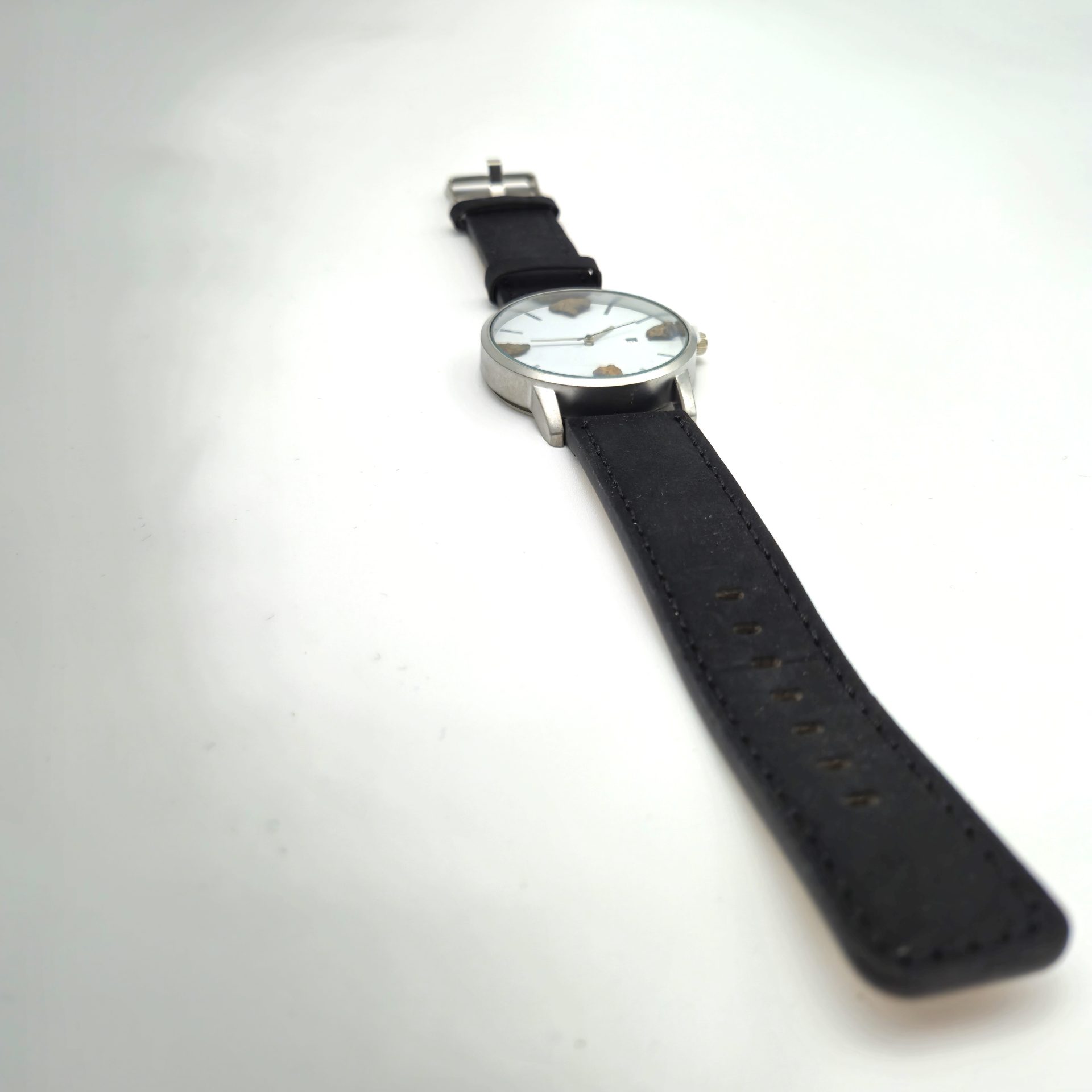 meteorito nwa 14093 reloj de cuero negro esfera blanca (6)