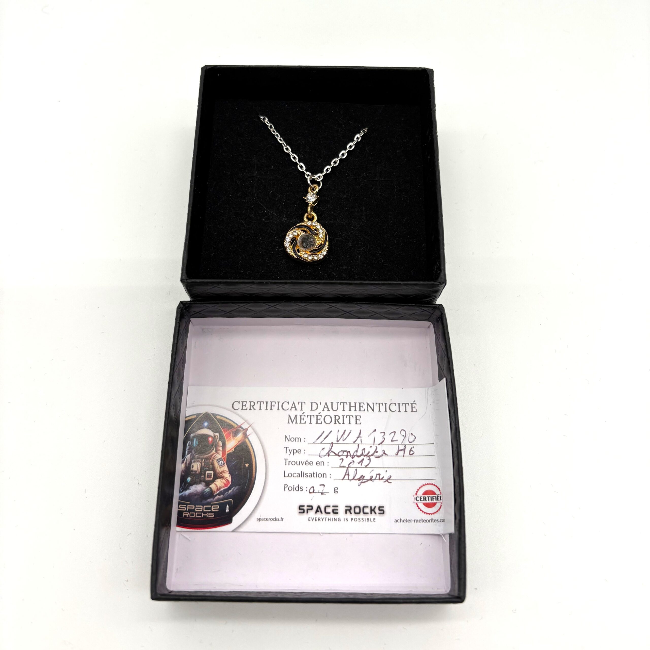 collar de meteorito nwa