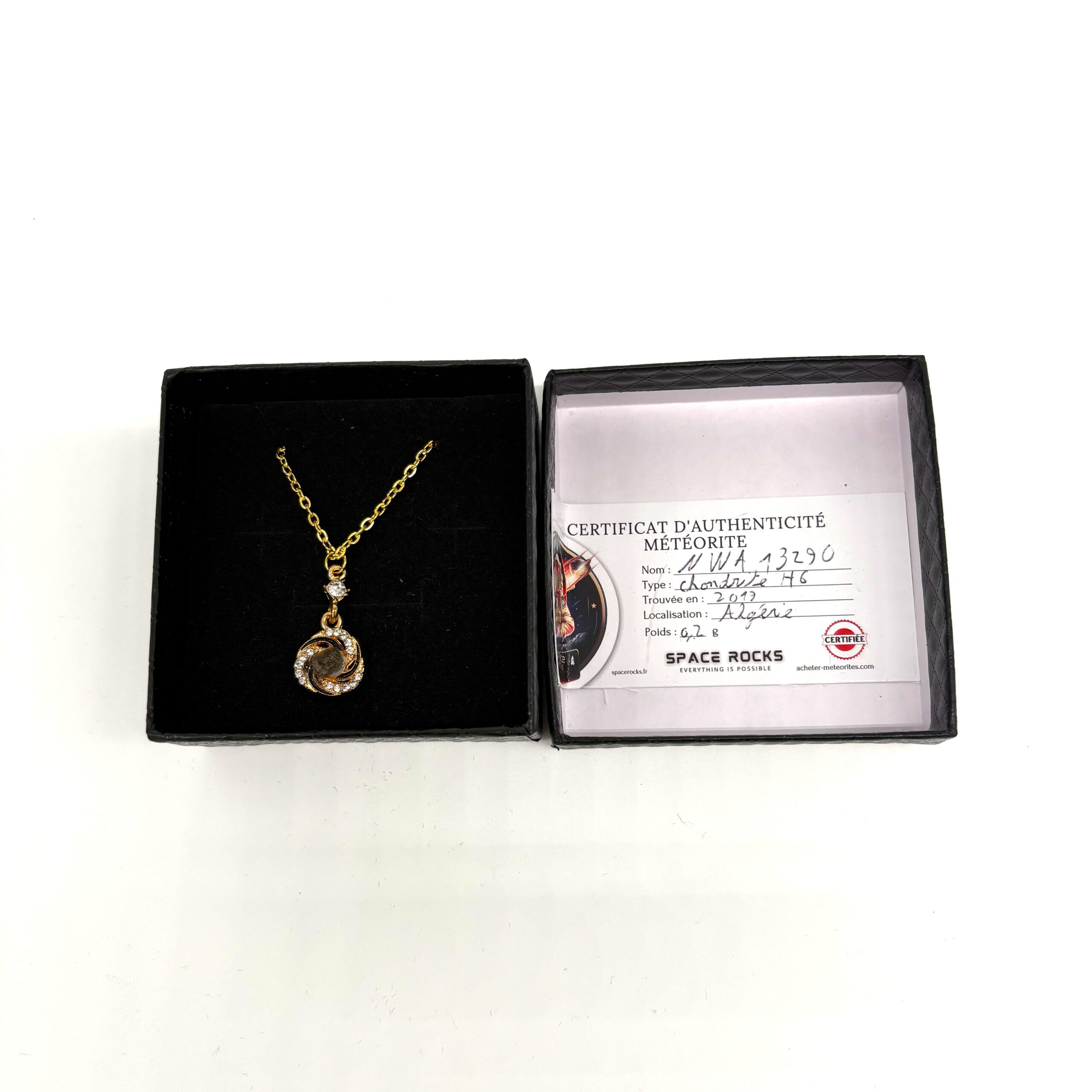 collar meteorito joya extraterrestre