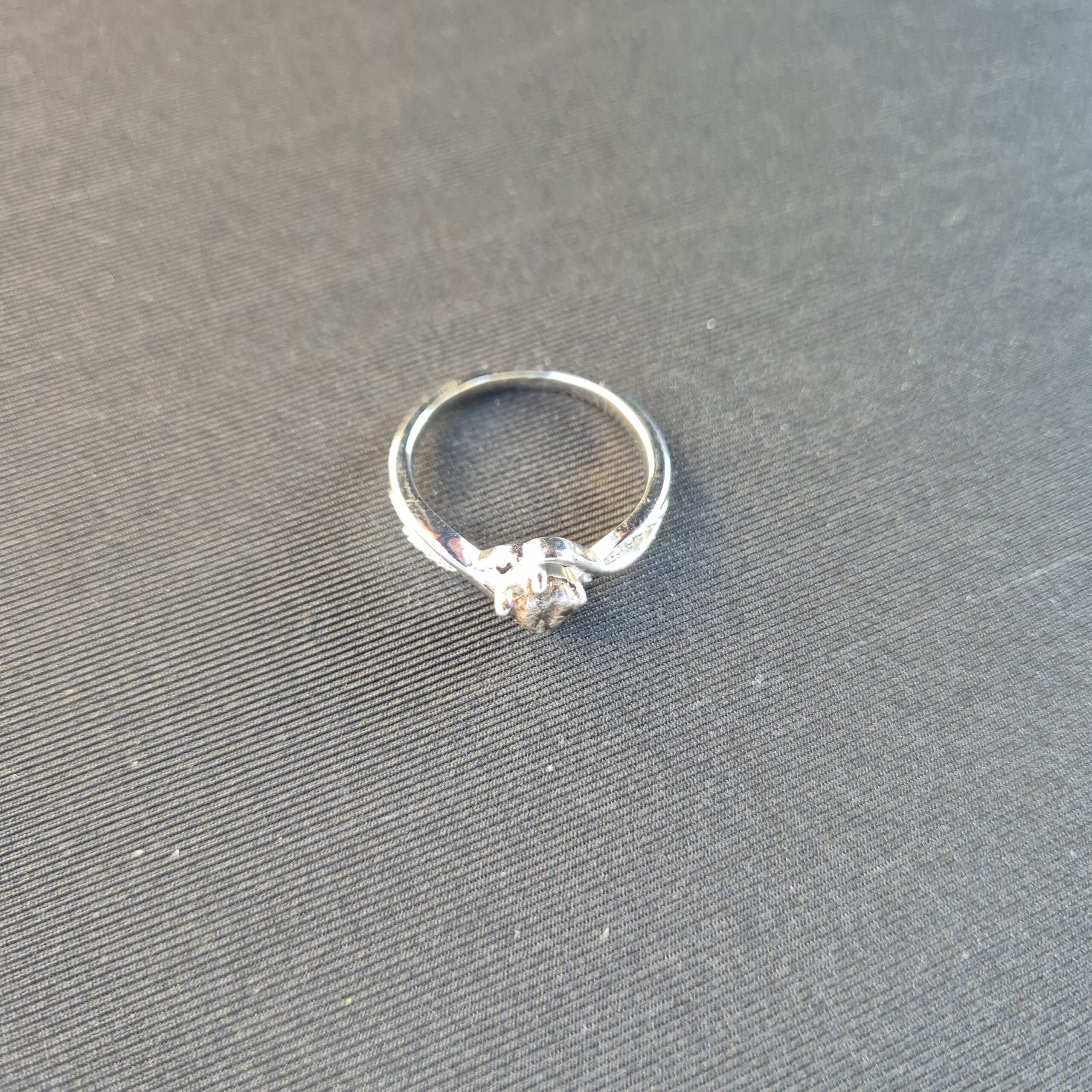 Bague originale argentée torsadée – Campo del Cielo