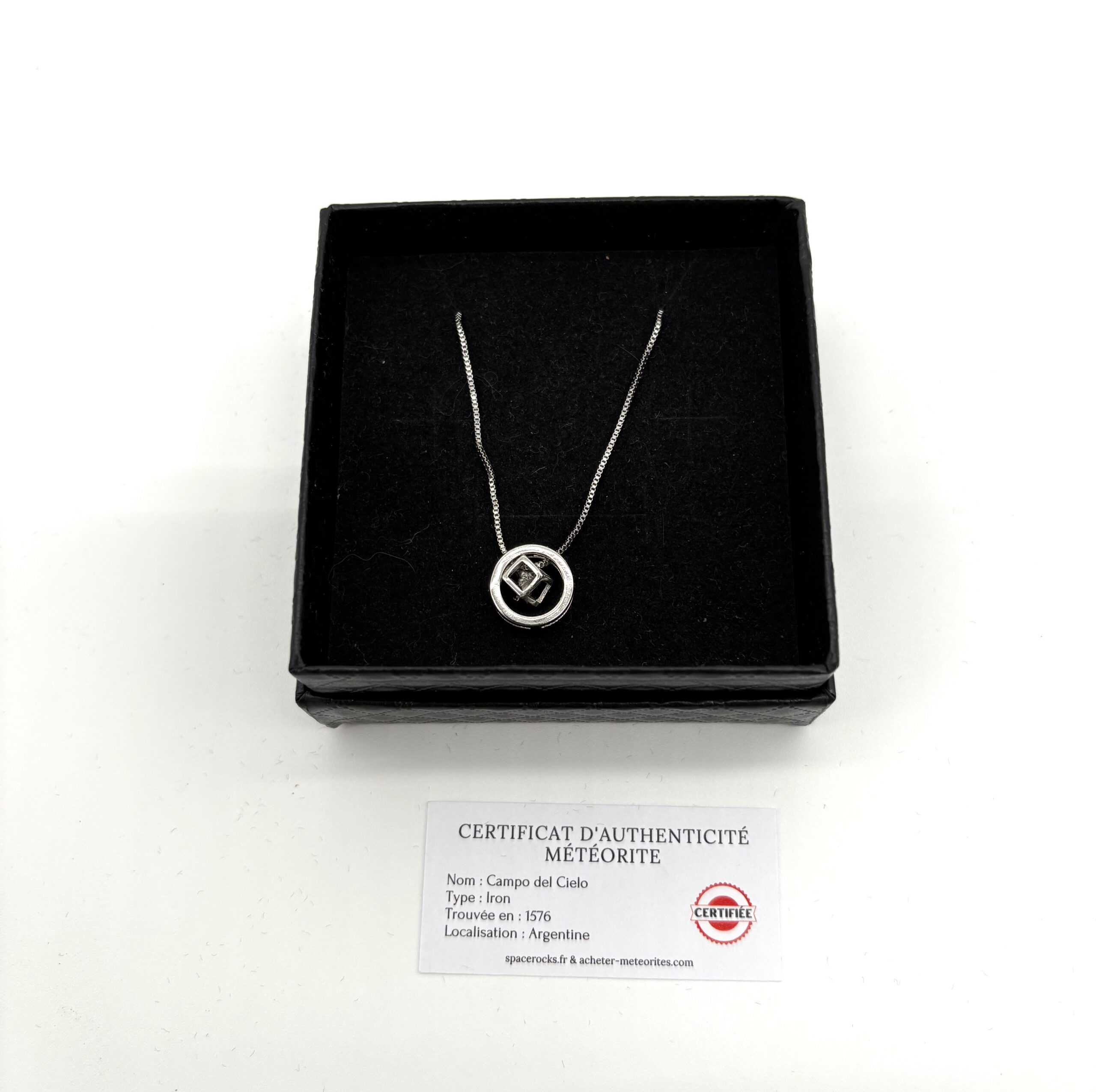 Collar moderno de plata - colgante redondo con jaula cúbica y Campo del Cielo