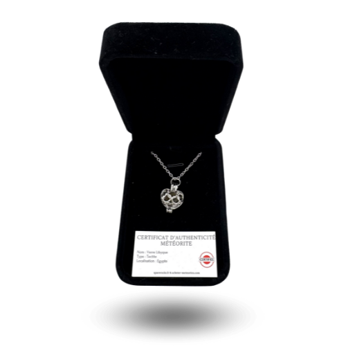collar de plata con colgante de corazón en cristal de libia